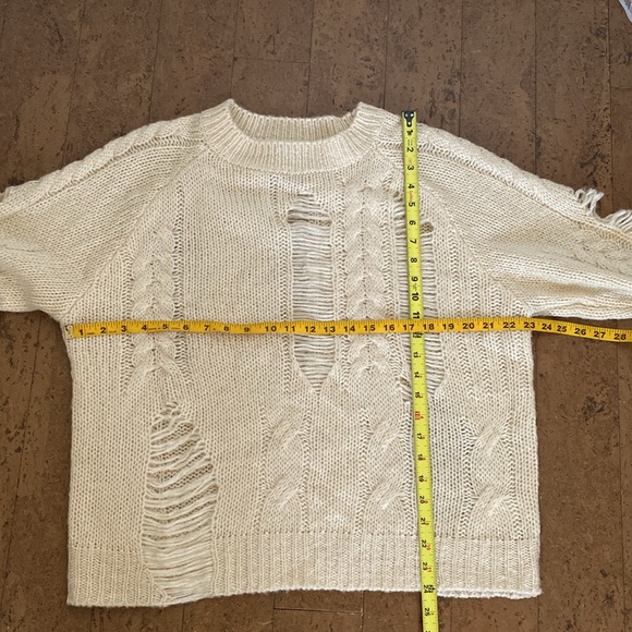 PrettyLittleThing distressed cable knit round neckline sweater! Size S - Picture 15 of 17
